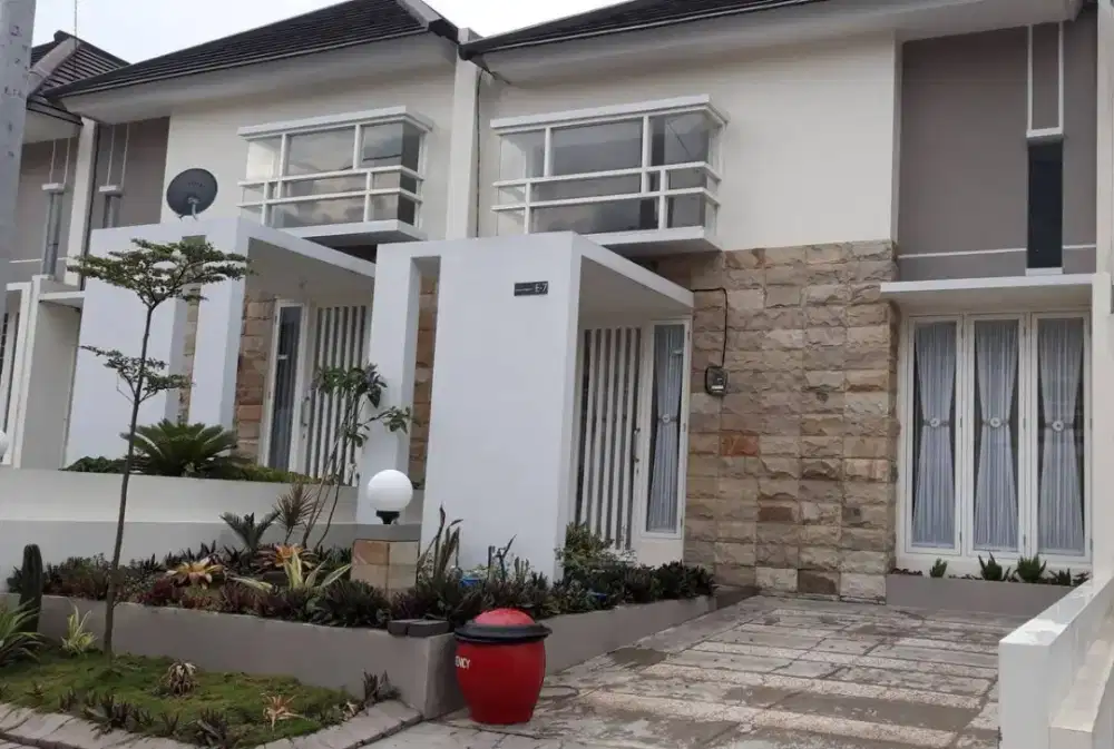 Disewakan / Dikontrakan Rumah villa di batu