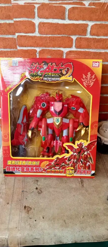 PENGHABISAN MAINAN ACTION FIGURE ROBOT UKURAN LUMAYAN BESAR