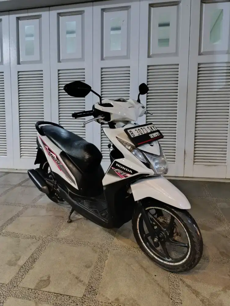 Bissmillah dijual motor Honda beat fi 2013 istimewa
