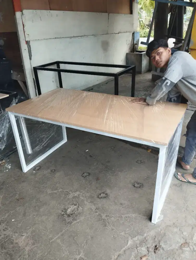 Meja makan/Meja komputer/Meja belajar anak