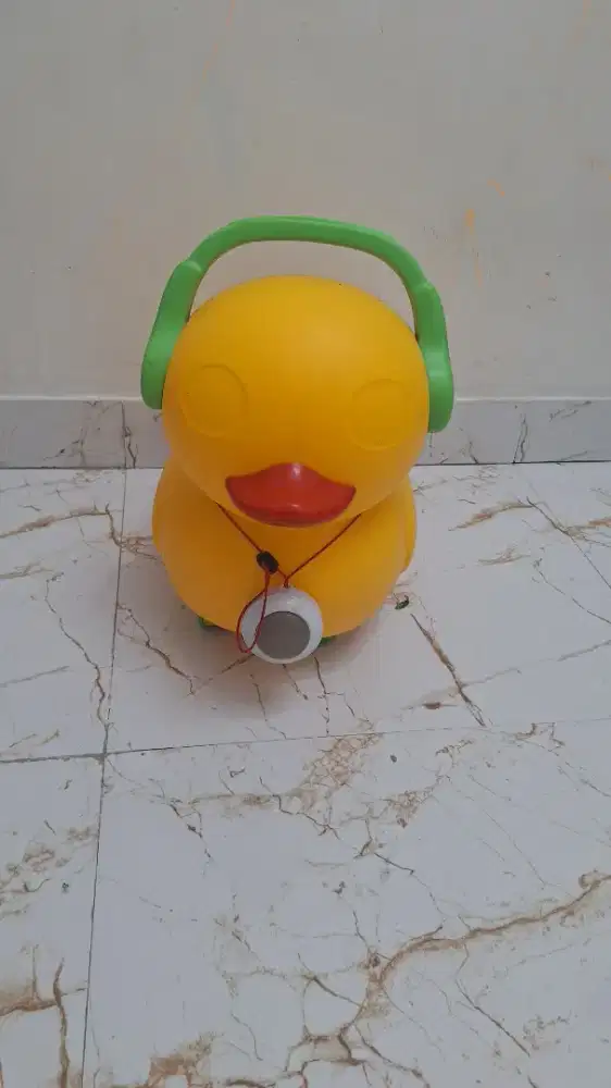 Dijual mainan anak bebek dorong bekas