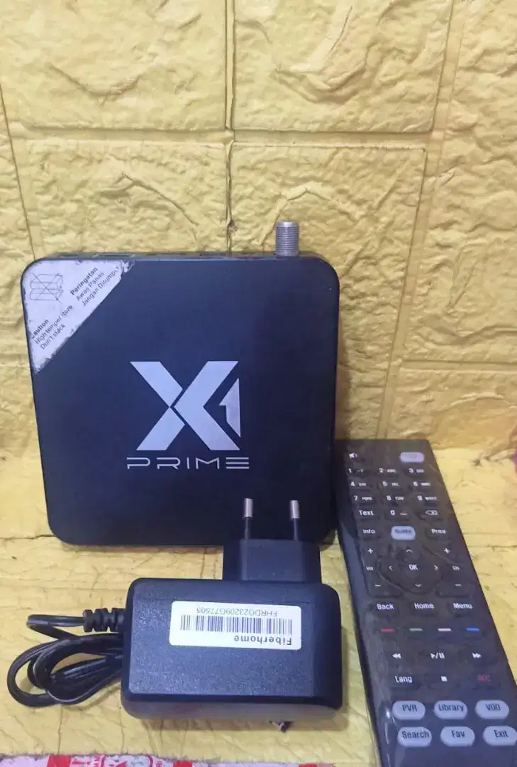 TV STB Android X-one Prime.Ram 2/8 GB Aplikasi Permanen Normal(225)