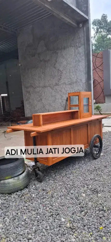 Gerobak pecel lele penyetan