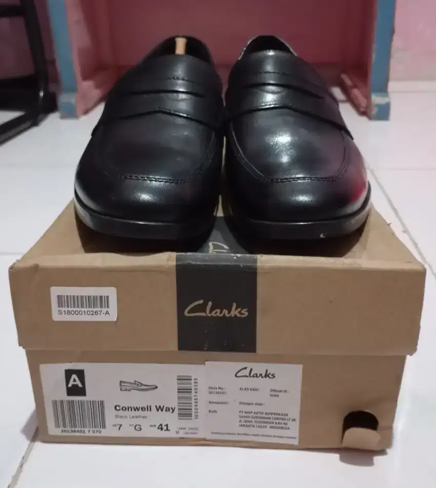 SEPATU CLARK ORIGINAL NO 41