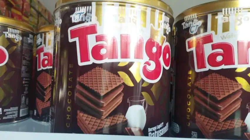 Wafer Taango kaleng