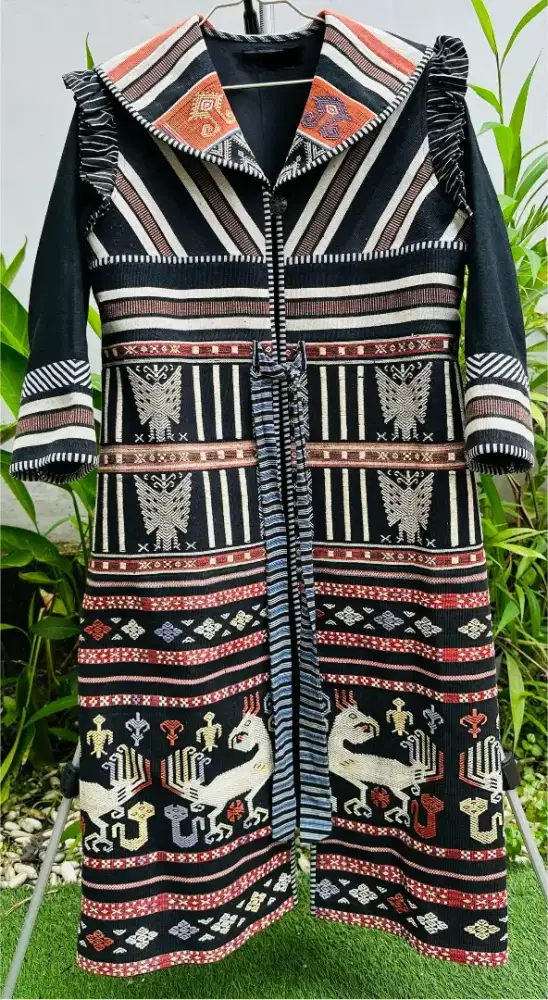 Jas Blazer Wanita Tenun Sumba
