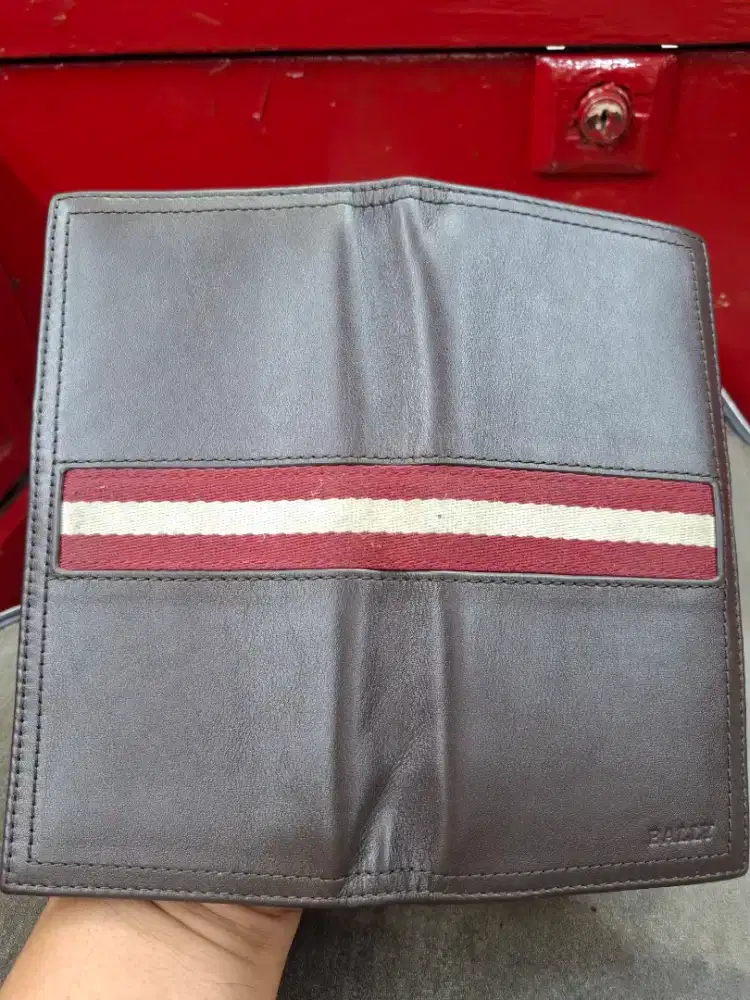 DOMPET BALLY AUTHEN