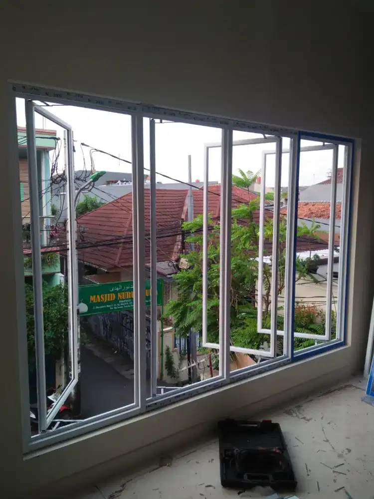 Kusen jendela aluminium