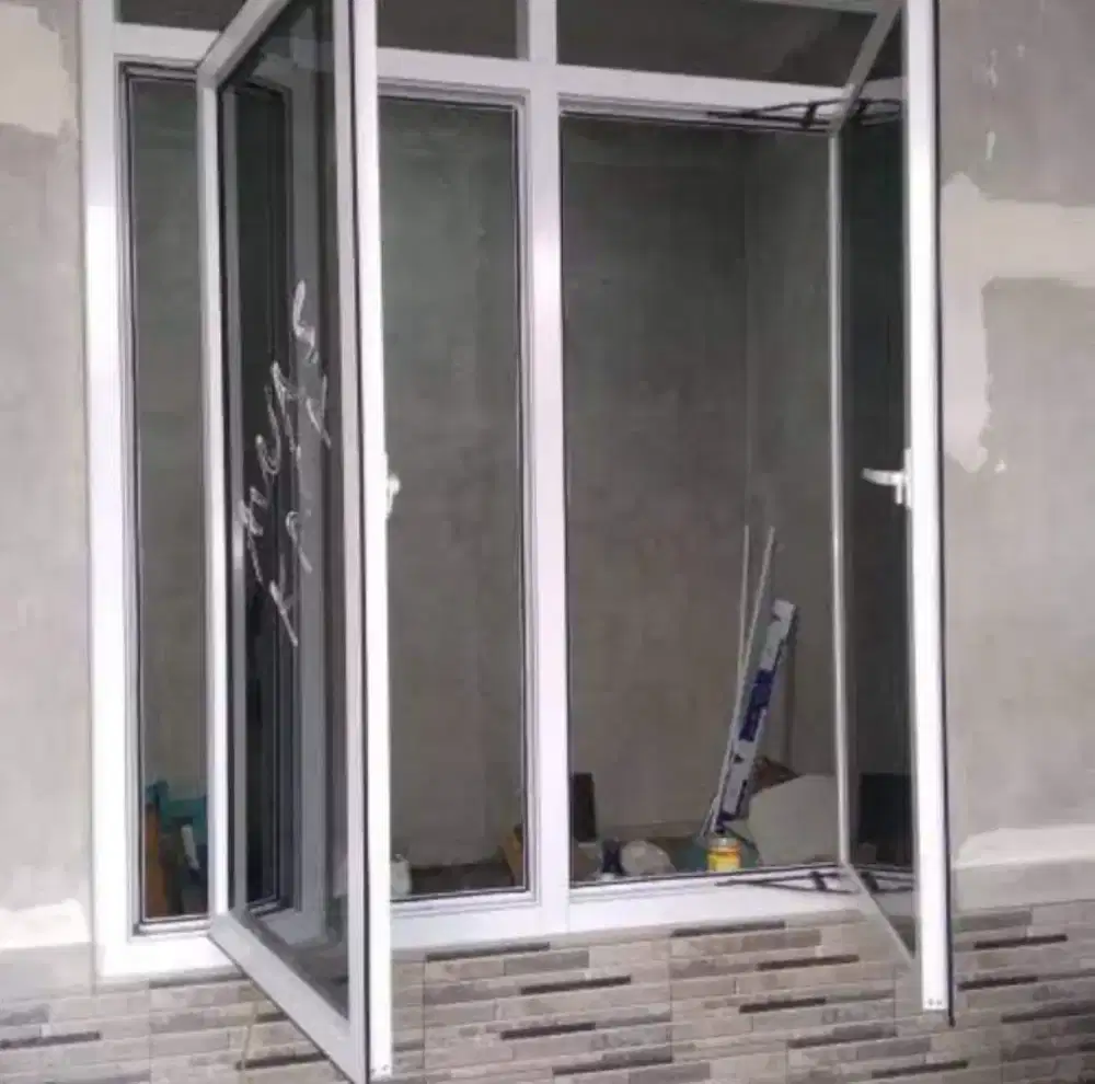 Jendela kaca alumunium