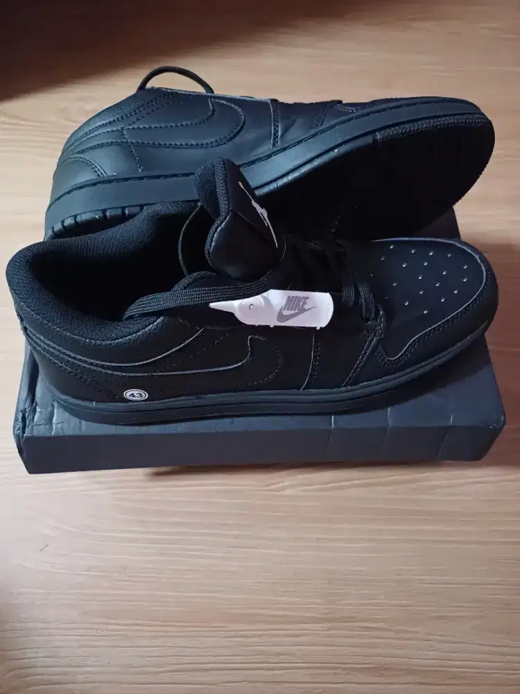 Nike Air Force 1 '07 Triple Black Made in Vietnam
