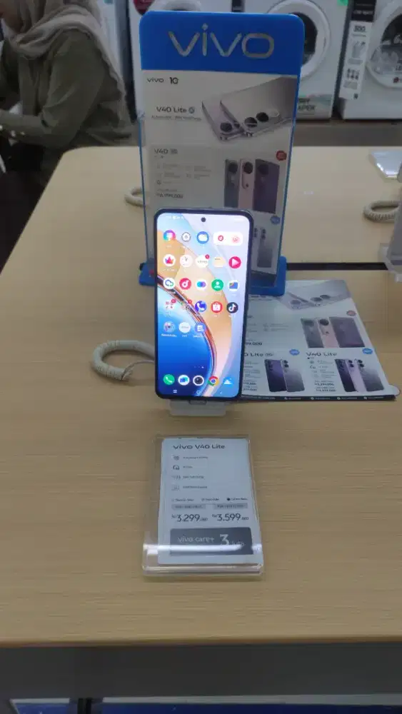 PROMO BUNGA 0% VIVO V40 LITE 8+8/128