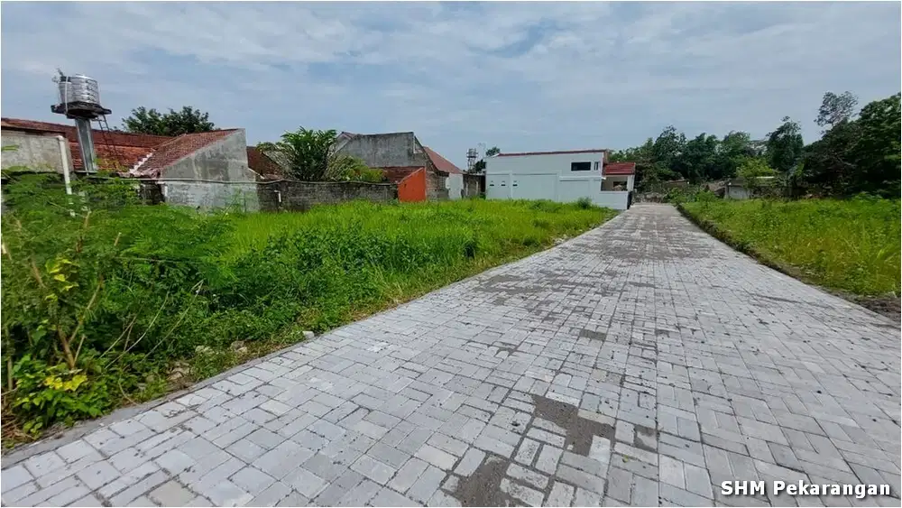 Tanah Dalam Perumahan Banteng, 100 Meter dari Jalan Raya