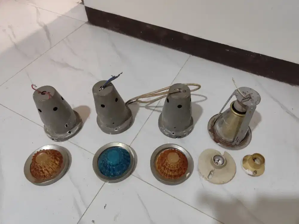 Sale 4 lampu plafon+2 fitting lampu