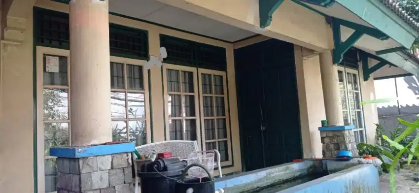 Rumah lama tanah luas bebas banjir maleo Bintaro  sekt 9 Tangsel