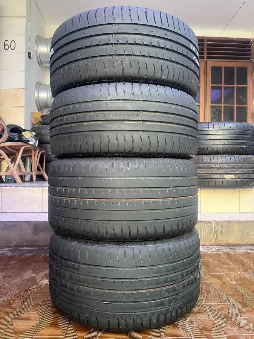 Ban Accelera PHI&PHI 2 235 35 r19 & 285 30 r19 4pcs