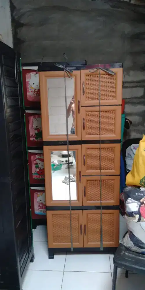 Lemari plastik napoli