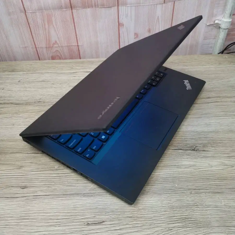 Lenovo thinkpad T440 i5 Gen 4 Ram 8 ssd 128 batrai bagus