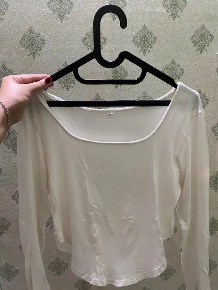 crop top v lengan panjang