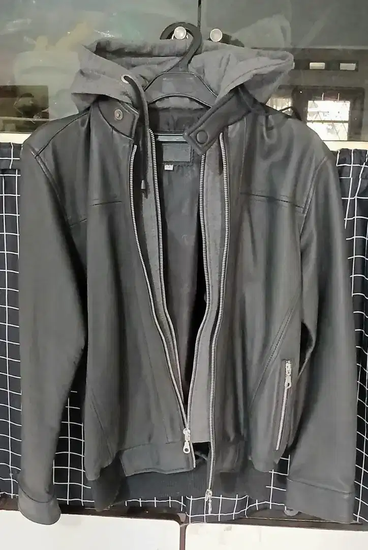 Dijual jaket kulit asli super, sukaregang, ukuran L, like new
