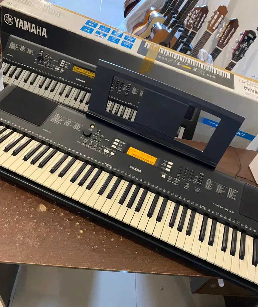 Keyboard piano bekas Yamaha PSR EW300