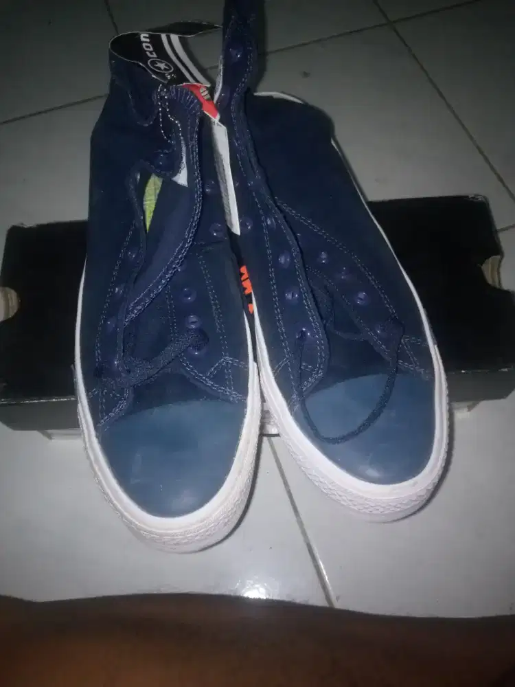 Jual sepatu Converse size 43