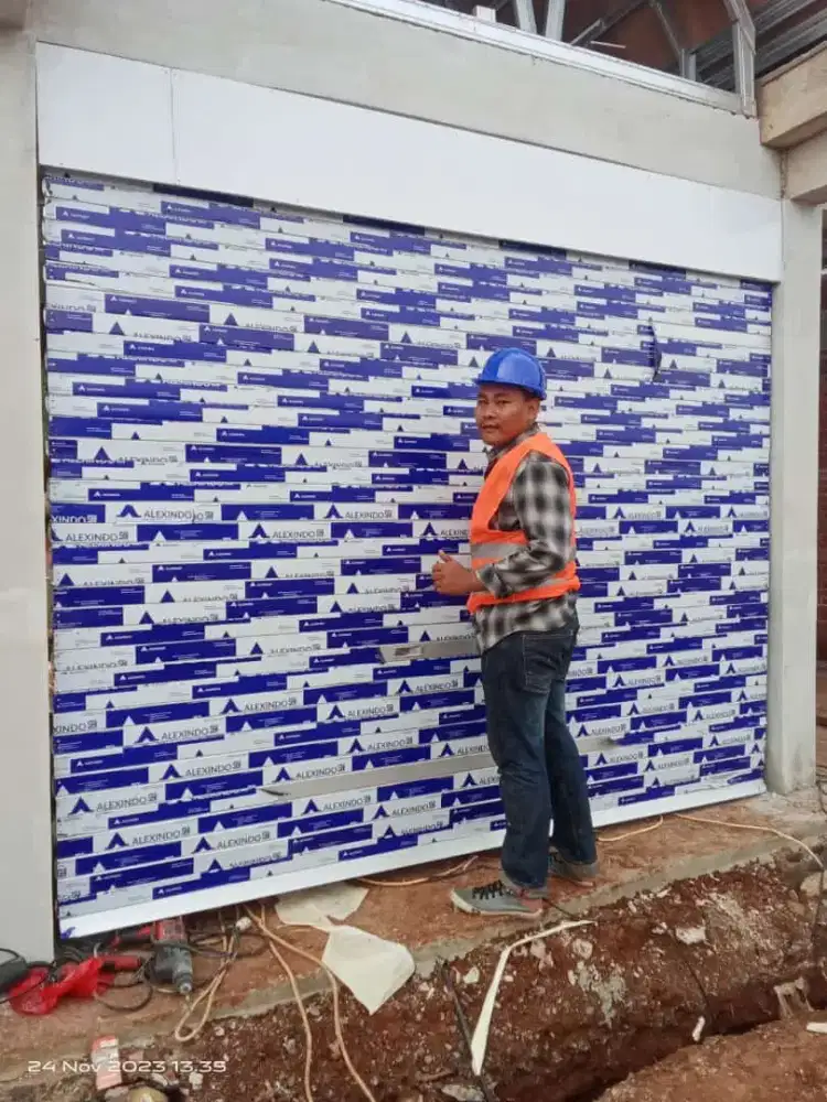 Folding gate rolling door