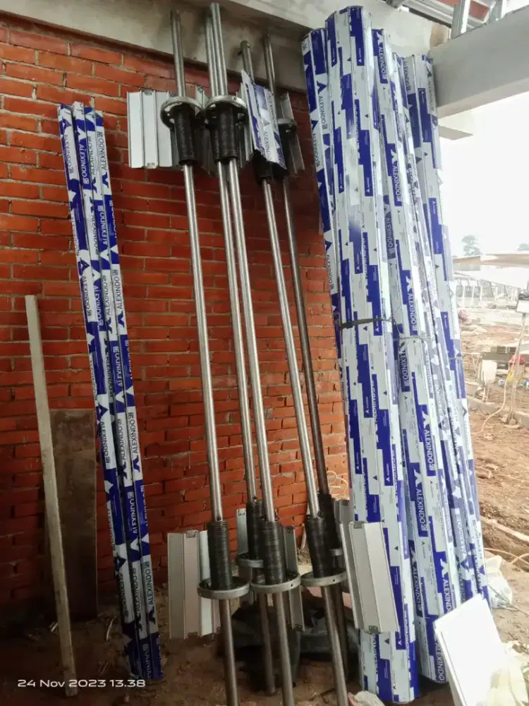 Folding gate rolling door