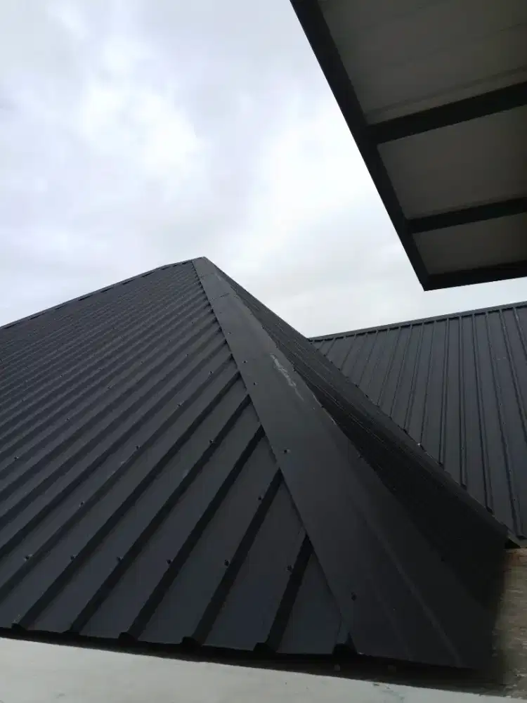 Atap spandek rangka baja ringan