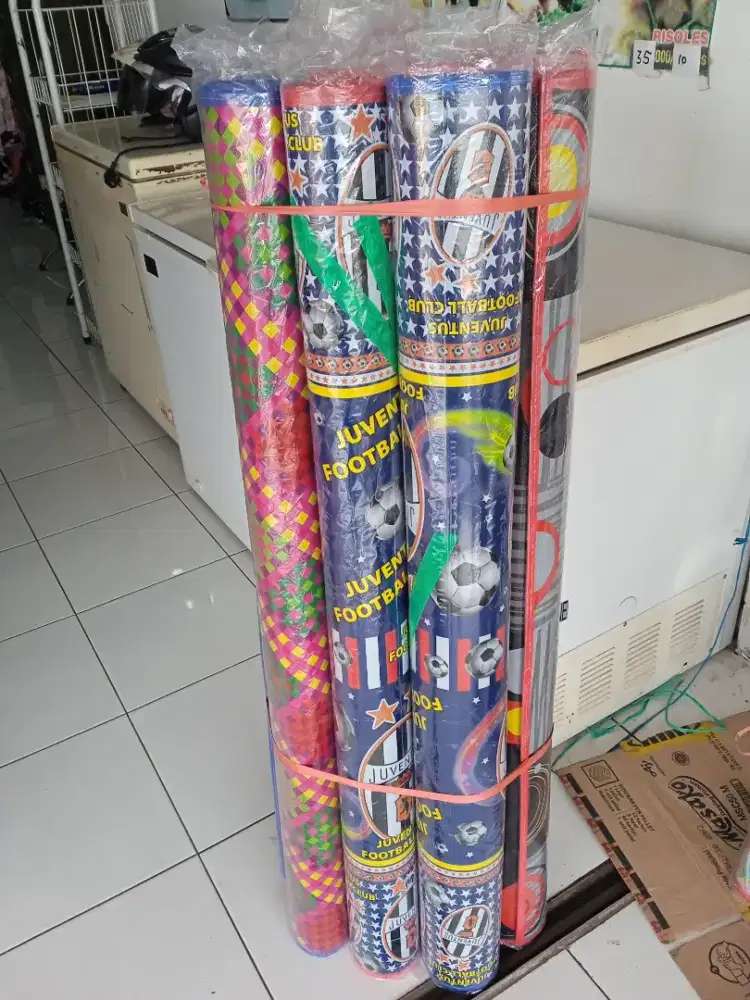 Tikar Plastik busa spon dan anyaman