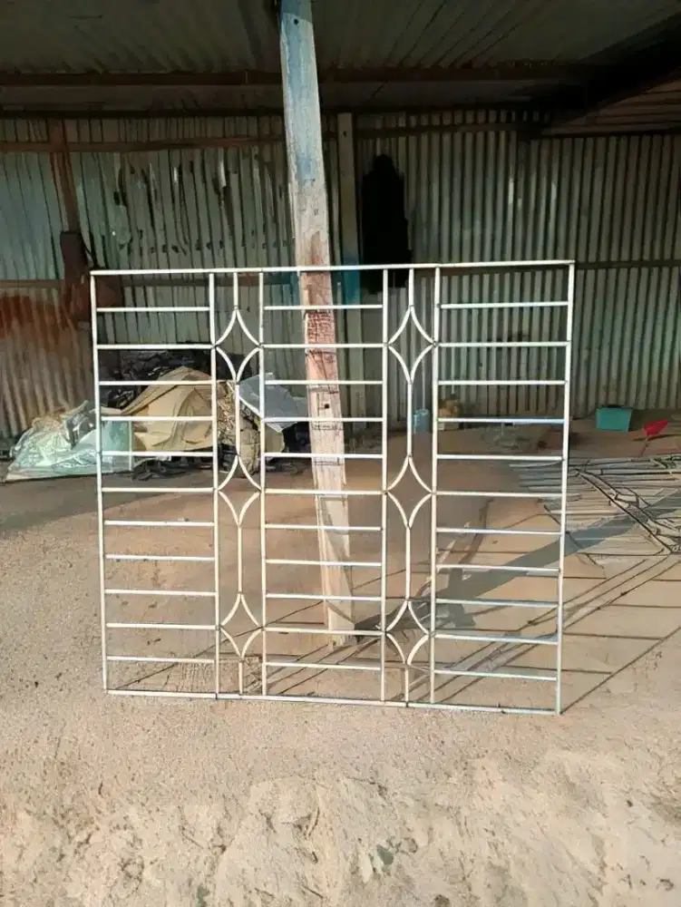 Tukang las dan bangunan