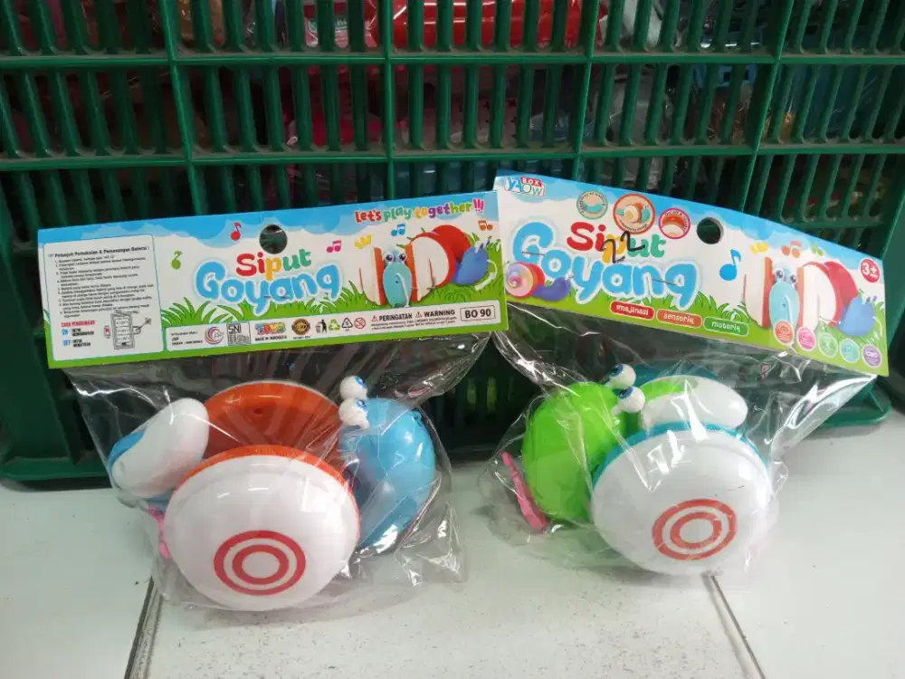 Mainan anak siput goyang led