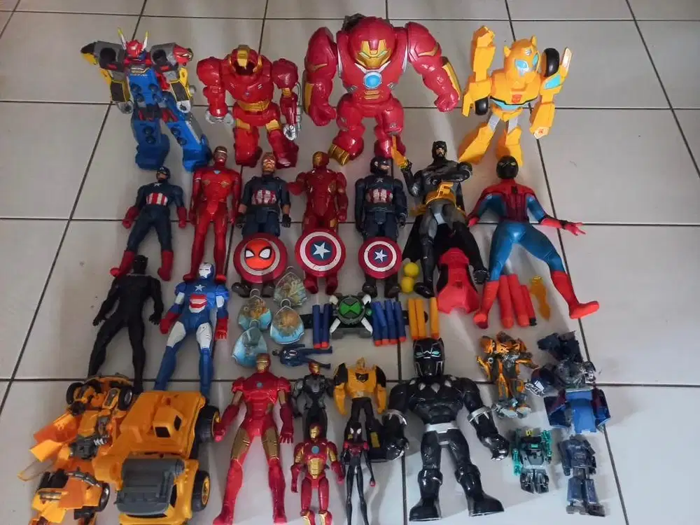 Action figure superhero