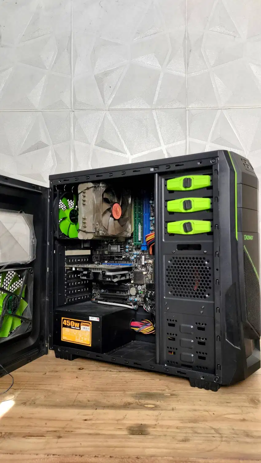 AMD PHENOM X6 SIX CORE 16GB VGA 2GB DDR5