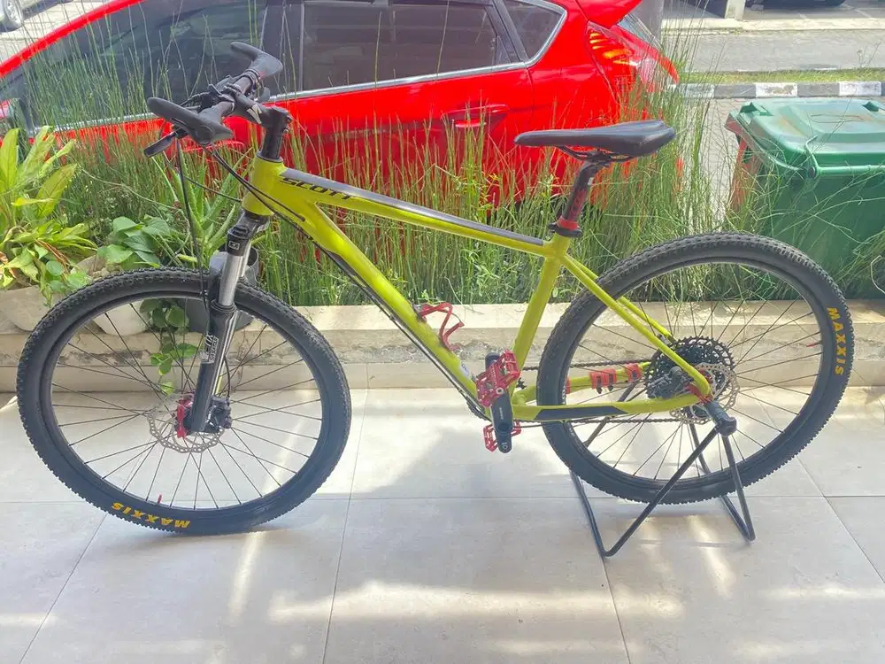 Sepeda MTB Scott Scale 780