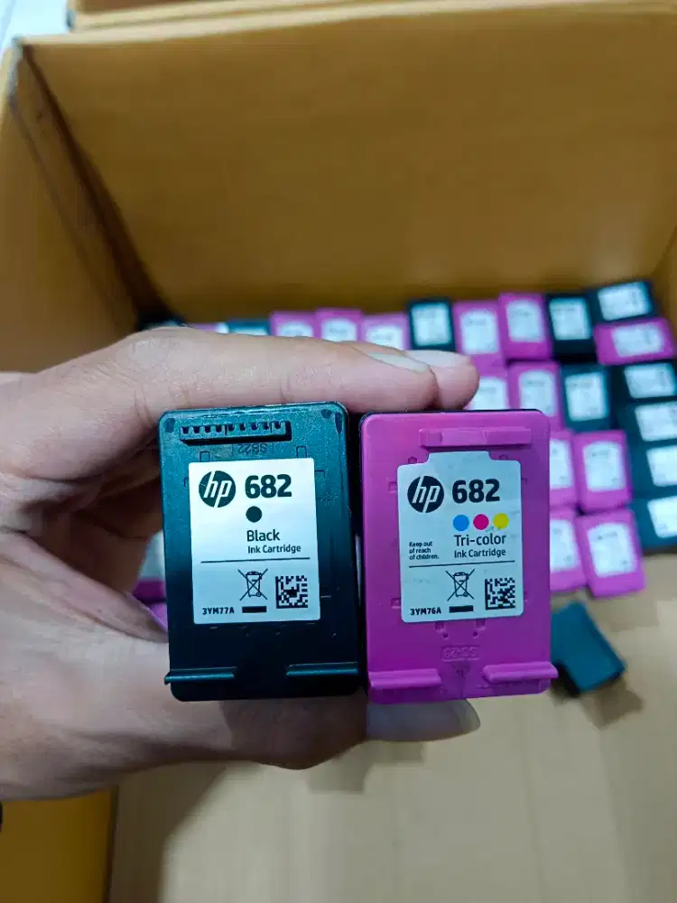Menampung atau membeli tinta-tinta cartridge bekas pakai