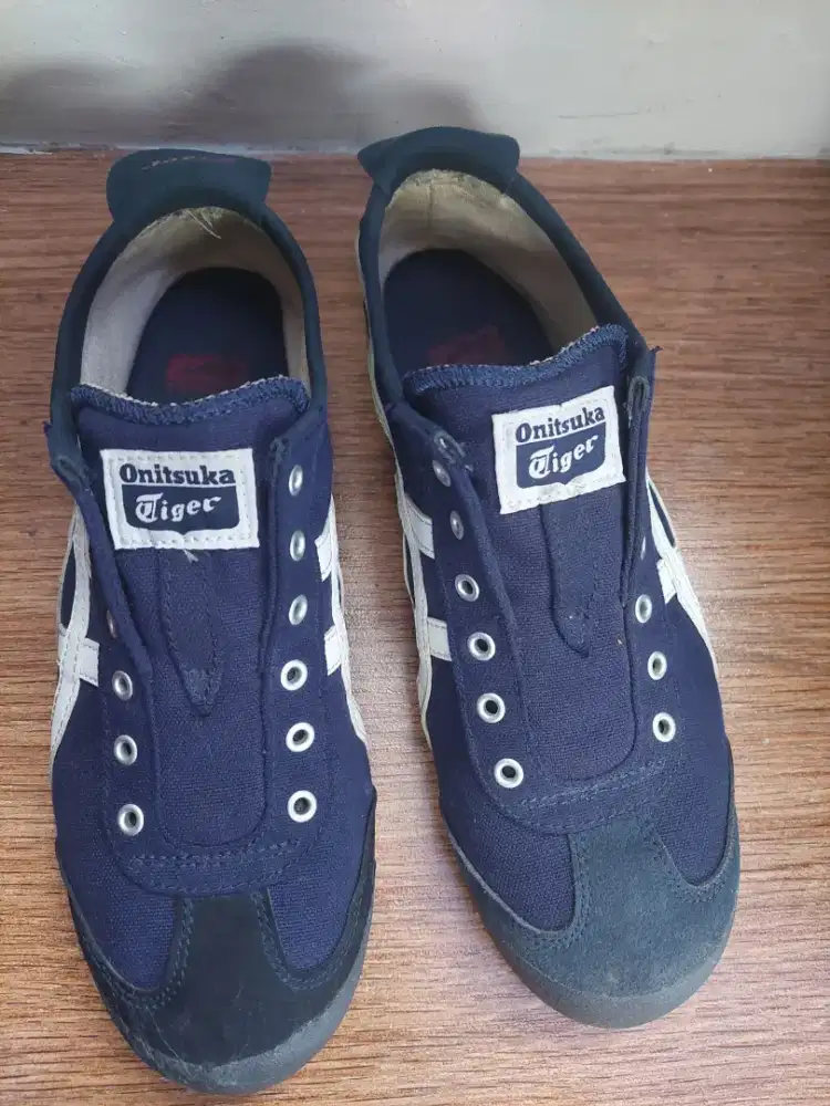 Onitsuka size 38