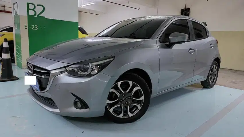 [OLXmobbi] Mazda 2 1.5 R Skyactiv Bensin-AT 2015 Silver