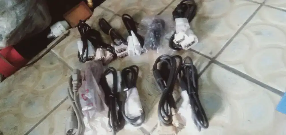 Se paket kabel cpu komputer brg baru hrg murah se lg ada cpt deh