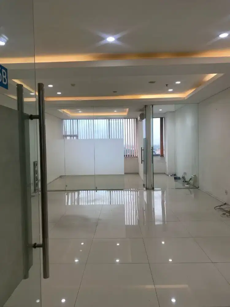 Unit Office Langka di Spazio Tower Surabaya Barat!