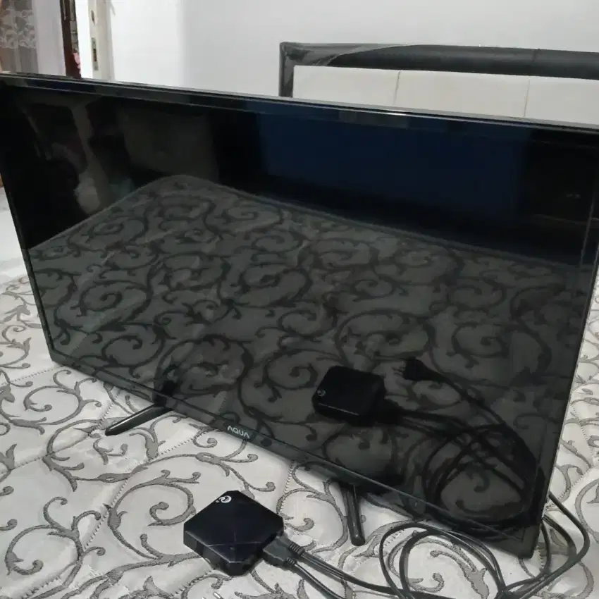 Tv led  manual merk aqua 32inch,seckond