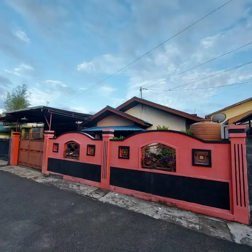 Dijual Cepat Rumah Lokasi Strategis Sultan Adam Harga Nego
