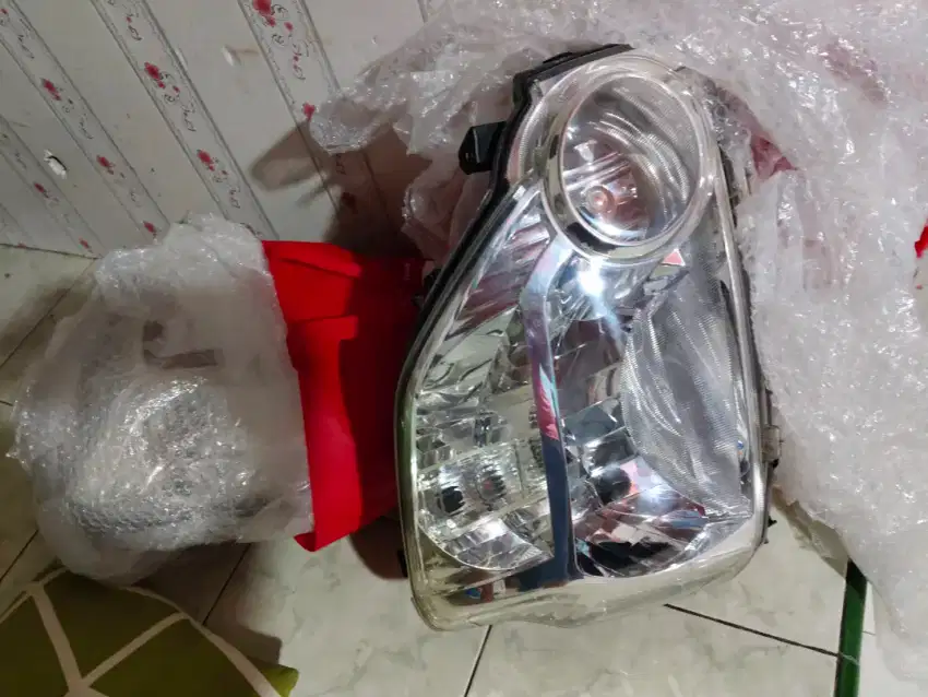 lampu depan nissan xtrail kiri kanan