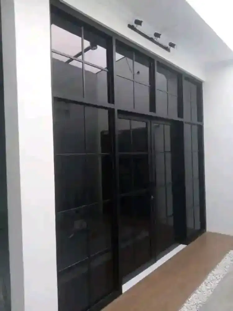 Kusen Alumunium pintu jendela kaca