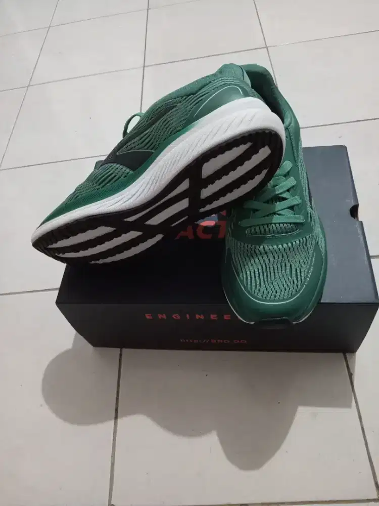 Dijual sepatu bro.do BNIB warna green size 43