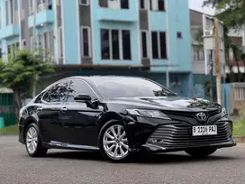 Toyota Camry 2.5 V AT Hitam 2019
