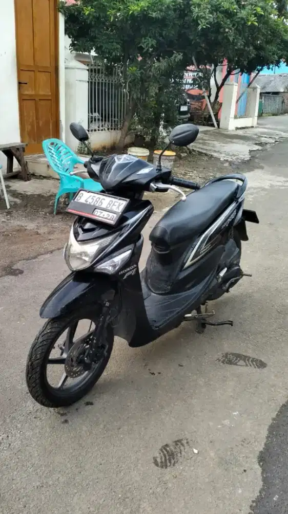 Bissmillah dijual motor Honda beat pop 2015 istimewa.