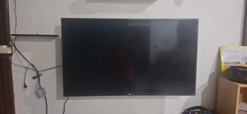 TV LG 43 INCH Model 43UM7300PTA Rusak Layar LED