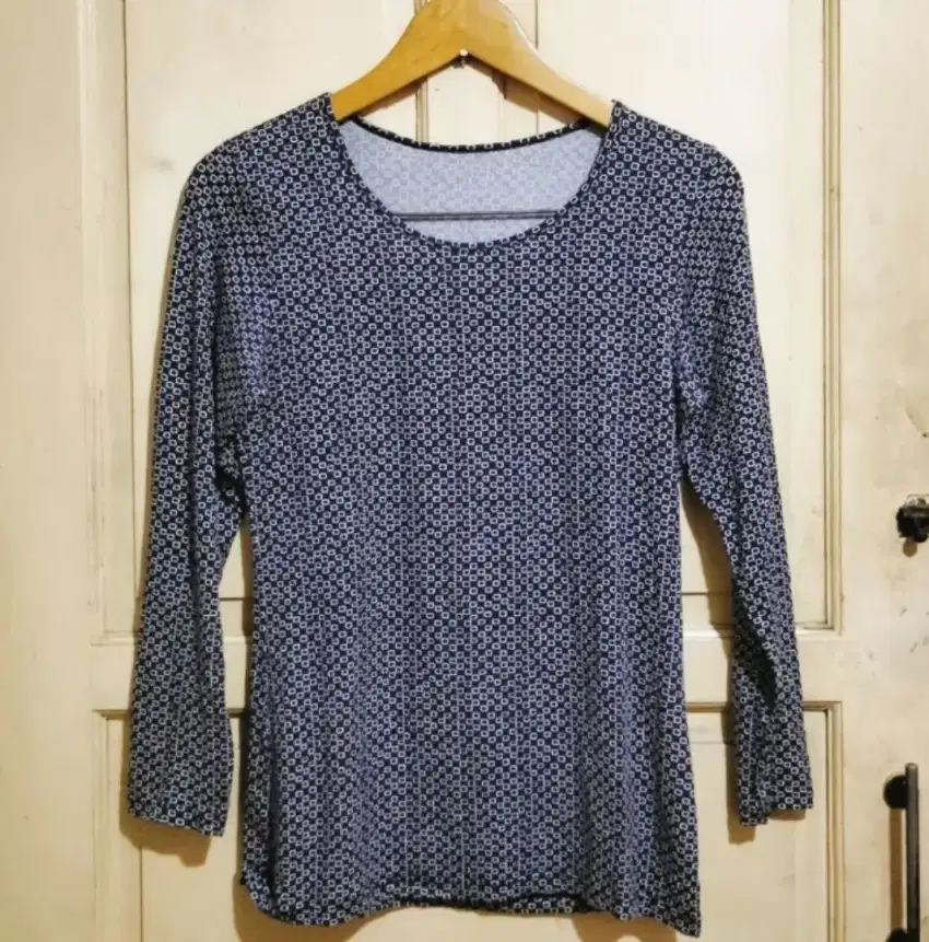 Uniqlo Heattech printted top women
