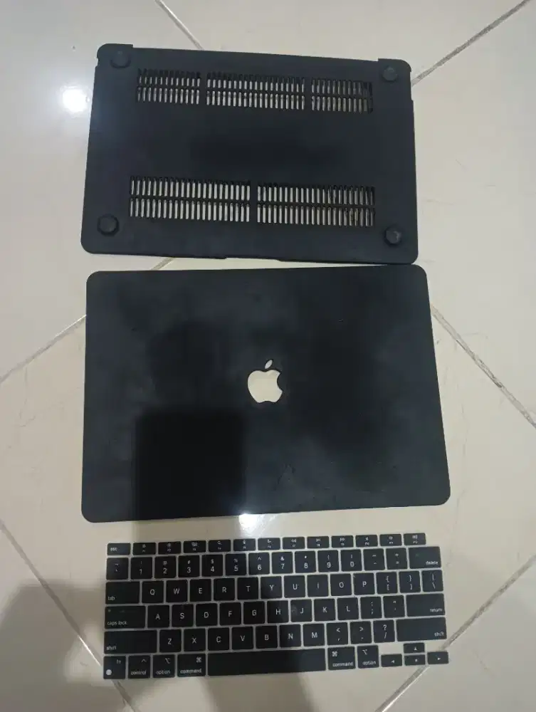 CASE MACBOOK AIR M1 13 INCH BEKAS