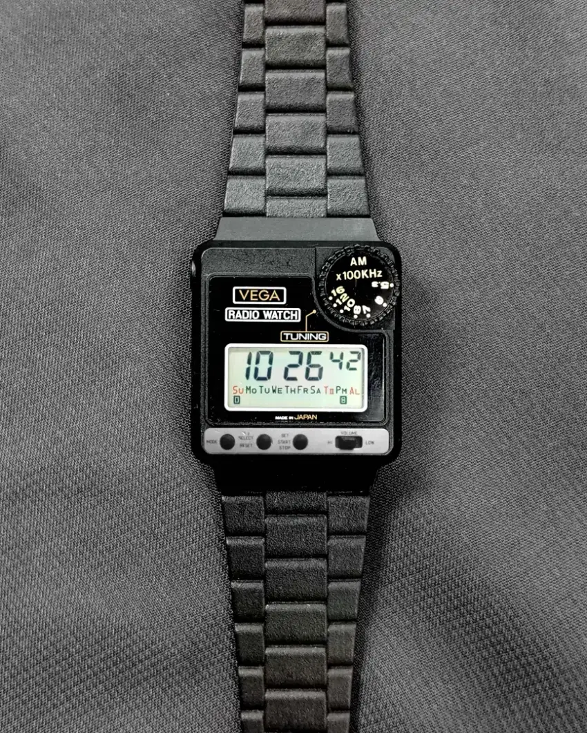 Vega Radio Watch AM